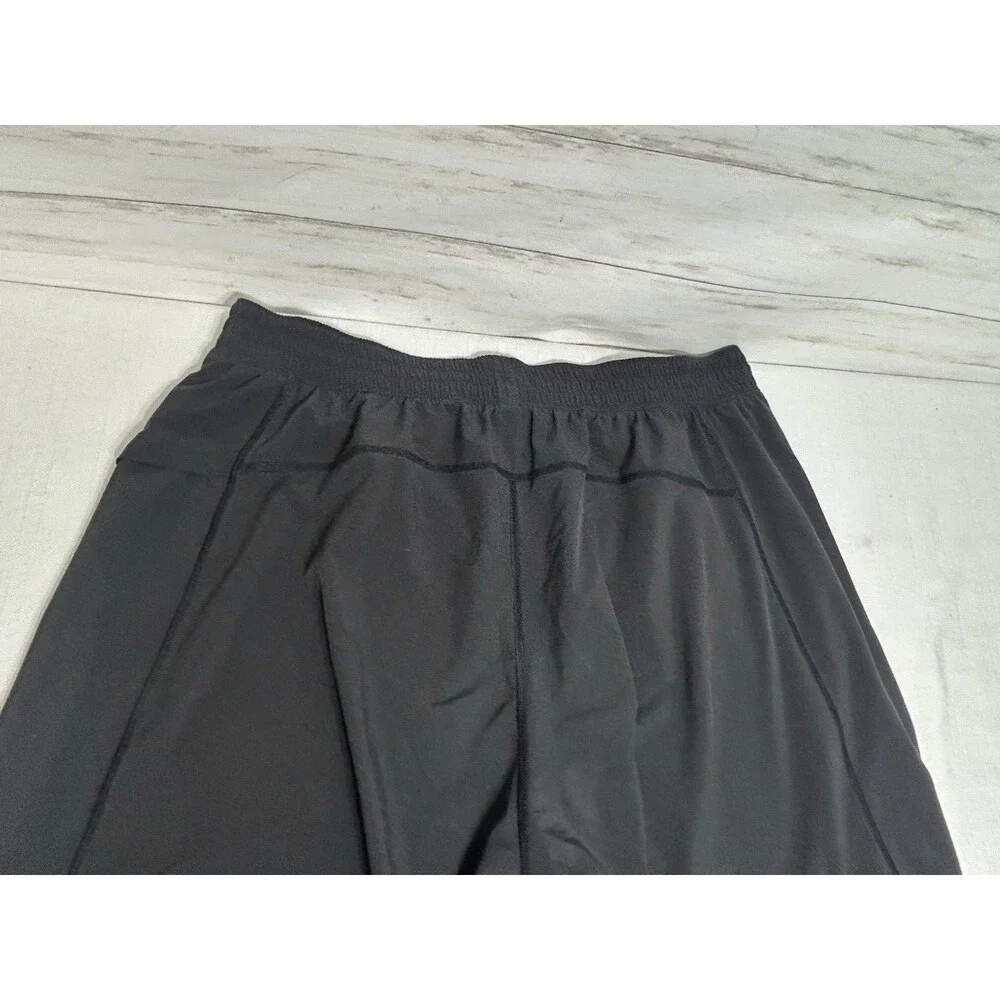 EUC! LULULEMON Sz. XL  Men Linerless 10